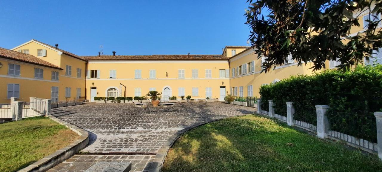 Appartamento In Contesto Esclusivo In Pieno Centro Camerano Exterior foto